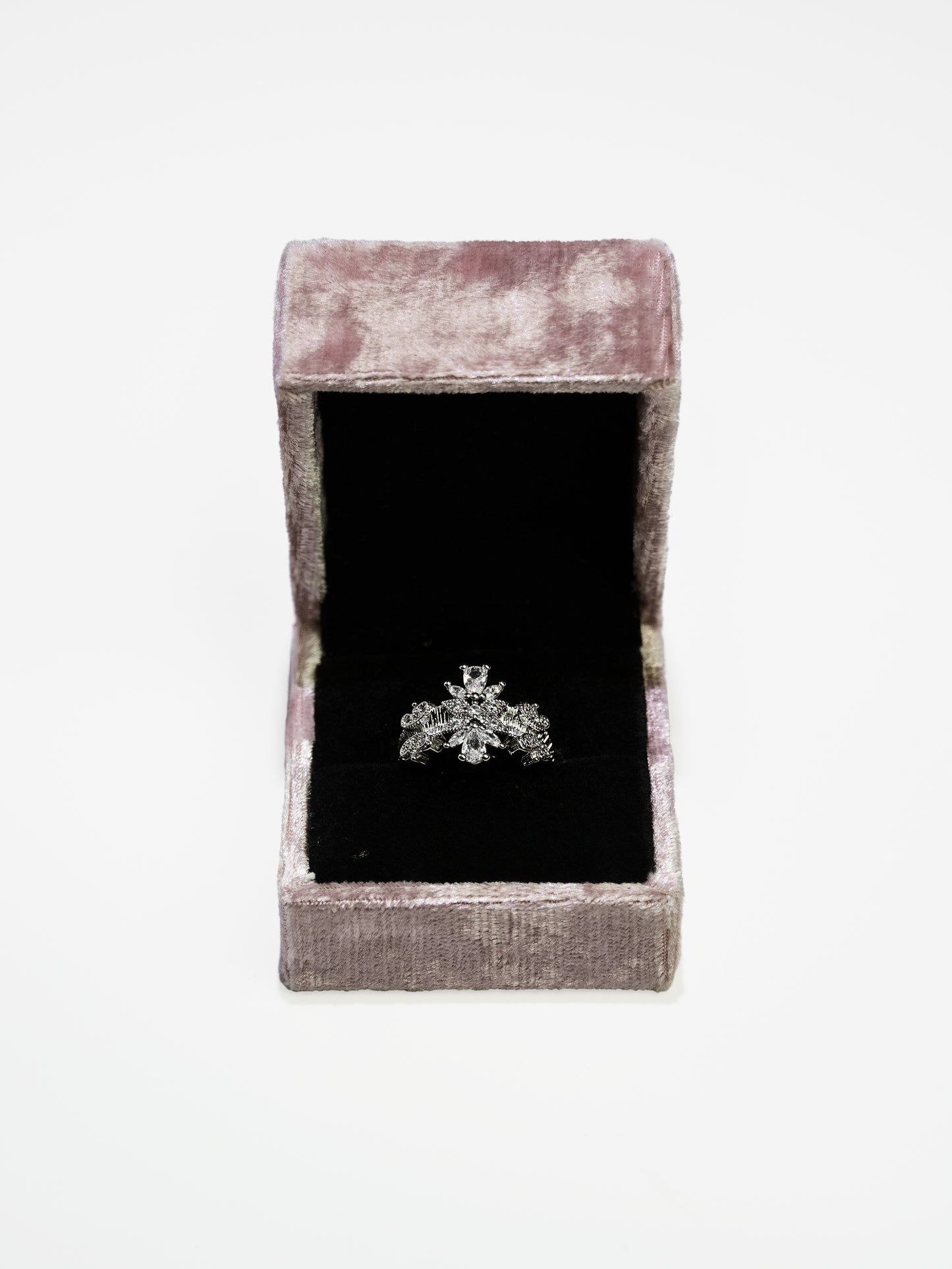 16K Gold Vintage Cluster Diamond Sparkling Ring-13