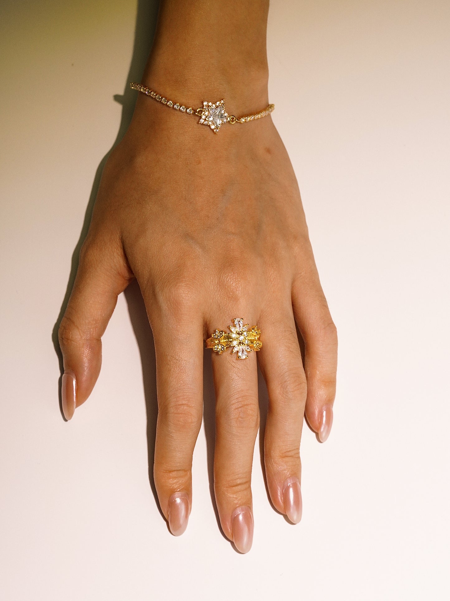 16K Gold Vintage Cluster Diamond Sparkling Ring-05