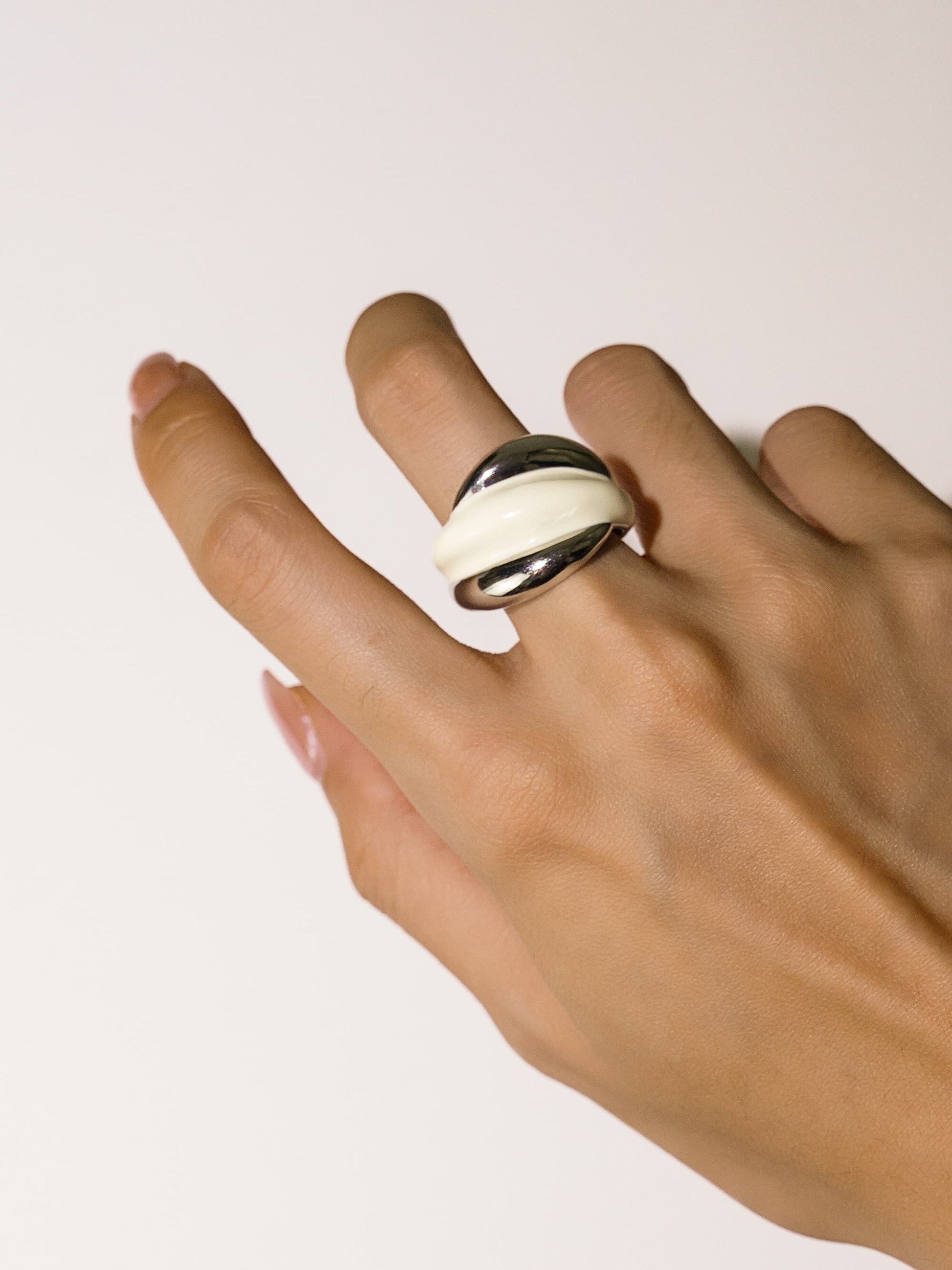 925 Silver Minimal Cream White Enamel Ring For Women-01