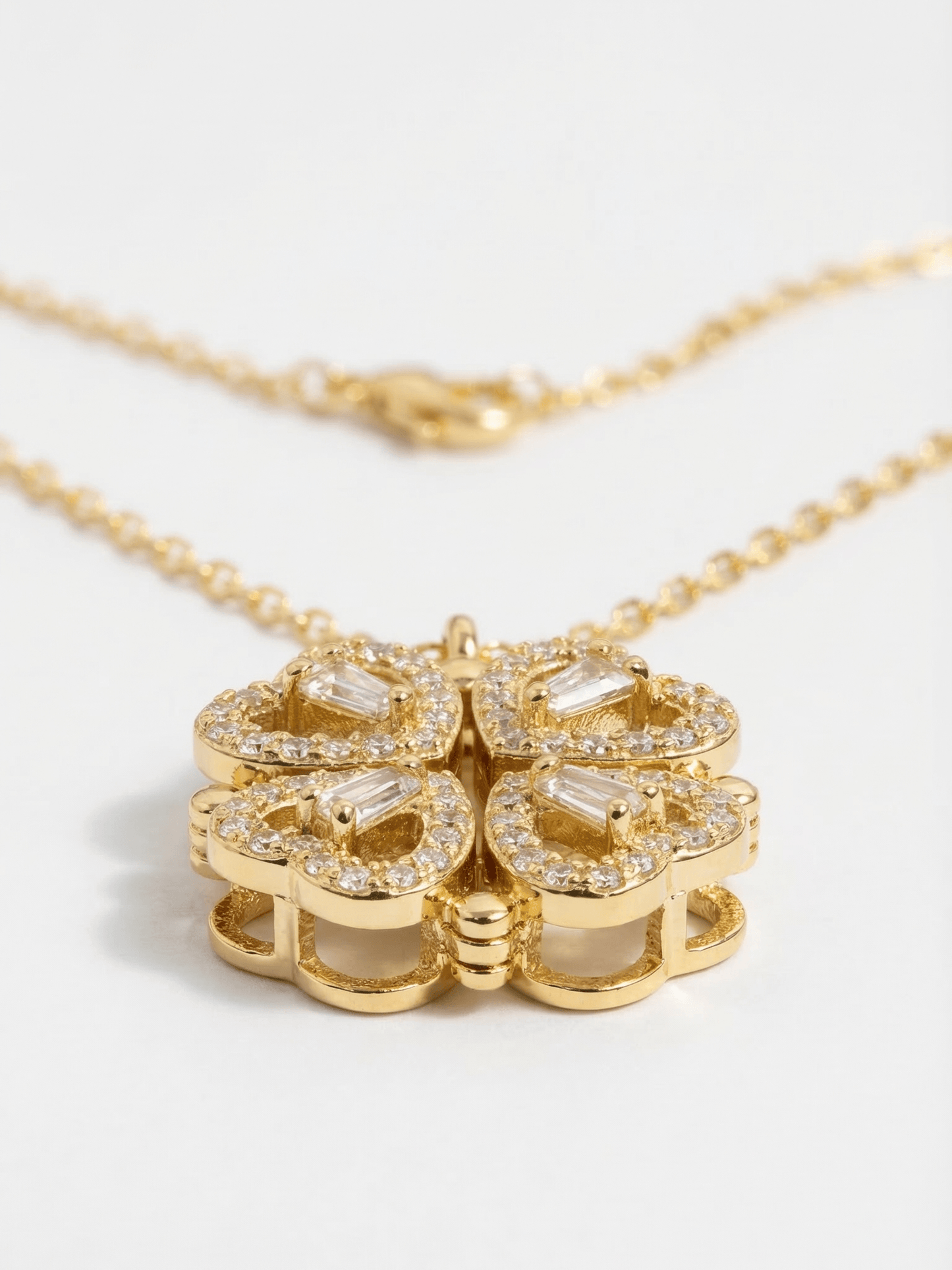 18K Gold Plated Lucky Leaf Magnetic Necklace
