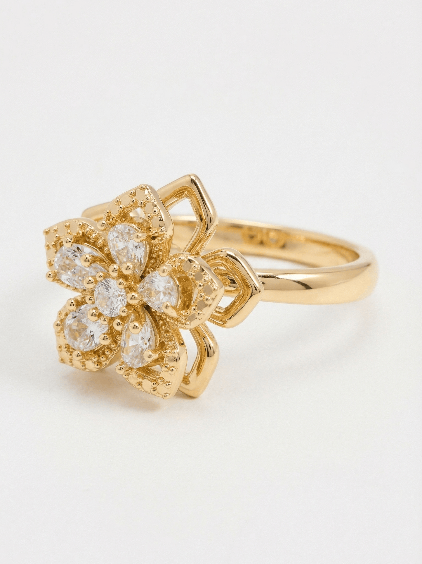 18K Gold Elegant Rotatable Flower Zircon Ring