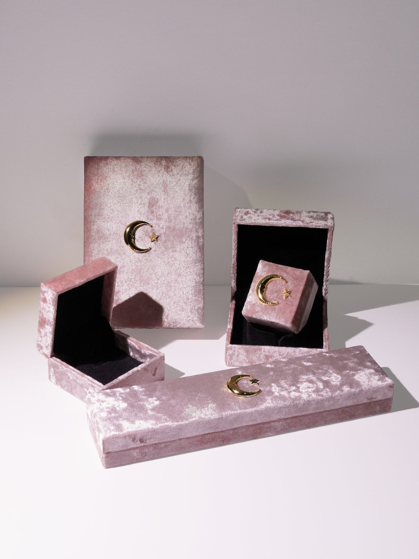 Exquisite Velvet Box-03